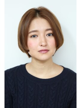 クロスオーバー(Cross Over) 縦長ショートボブ