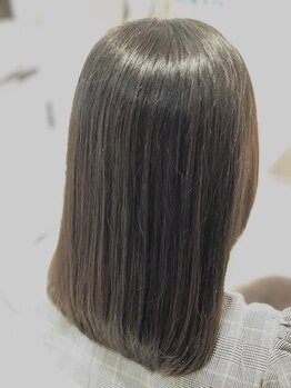 エメリ(emelie)の写真/【エイジングケアに特化】セラピストの資格を持つオーナーが贈る、髪と頭皮、血流まで含むトータルケア◇