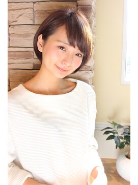 レウナ 外苑前(Reuna) ３０代４０代におススメ丸みが可愛いナチュラルショート