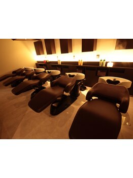 高品質なケラスターゼを使用 !!髪質やダメージに合わせてトリートメントをチョイス☆ツヤ髪で女度アップ