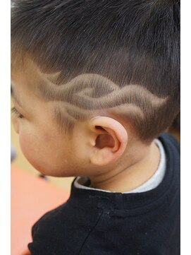 カプリヘアーデザイン(Capri Hair design) キッズバリアート♪ポイントトライバル