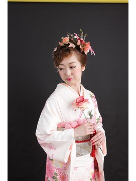 トータルビューティーサロンカワニシ まとめ髪と着付け