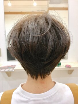 カキーン(cakeen) アッシュベージュ×ひし形ナチュラル大人ショート30代40代