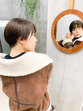 テトヘアー(teto hair) マッシュショート、オリーブベージュ、スリークショート