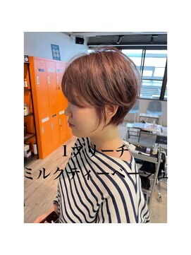 コワファーストナガサキシャンプーボーイ(COIFF1RST NAGASAKI SHAMPOO BOY) インナーカラーミルクベージュイヤリングカラーハイトーンカラー