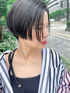 コハク(COHAKU) ぱつっとサイドラインかお洒落ショート/担当　井上真由美