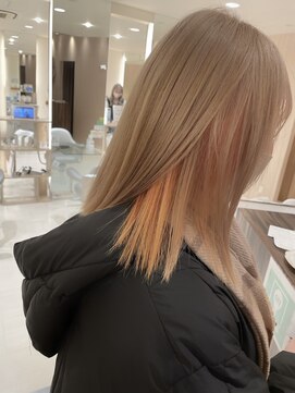 ヘアーアンドメイク ブロッサム 志木南口店(HAIR&MAKE Blossom) インナーカラーオレンジミルクティーベージュブリーチカラー美髪