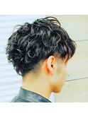 大人カジュアルモテ髪20代30代黒髪スパイラルパーマ刈り上げ