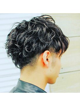 ポルム パプリカ(polum paprika) 大人カジュアルモテ髪20代30代黒髪スパイラルパーマ刈り上げ