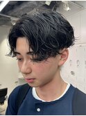 ニュアンスパーマセンターパート毛流れパーマメンズヘア波巻き