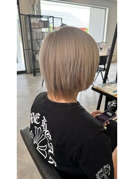 ナンバー(number+) 爽やかナチュラルマッシュウルフ☆ホワイトカラーブリーチ