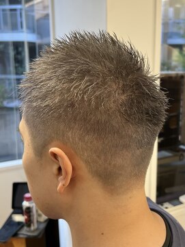 ザデイトウキョウ 表参道 青山(THE DAY TOKYO) MEN’S/サーフカール/刈り上げセンターパート/表参道駅/青山