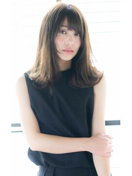 ヘアデザイン ソラ(Sola) 透け感透明感ダークアッシュカラー×外ハネストレートミディ