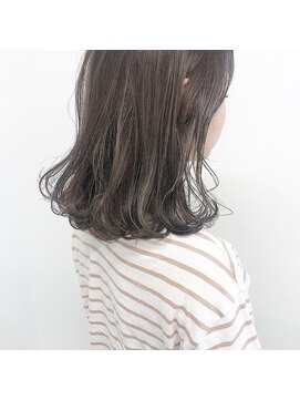 ガーランドウメダ(Garland umeda) アディクシーカラー＿ミディアムロブ＿000322