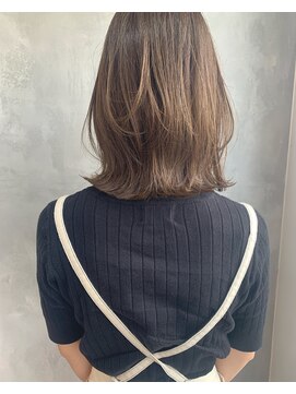 キチ(kichi.) [kichi.] くびれボブ×くすみベージュ