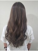 ロングヘアーのパーマスタイル
