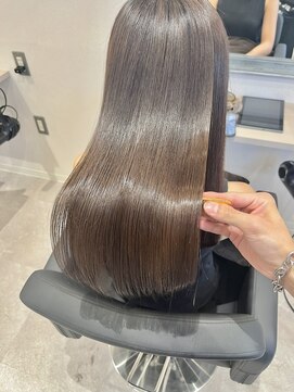 ネリネ 北千住駅東口学園通り前(Nerine) 艶髪ロング