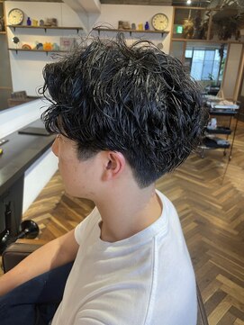 アントワープトーキョー(antwerp TOKYO) 『力石サトシ』波巻き束感ショートツーブロックマッシュ