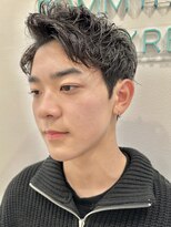 ロミーオム 本厚木(ROMMY. Homme)&nbsp;刈り上げツーブロックアップバングショートビジネスメンズヘア