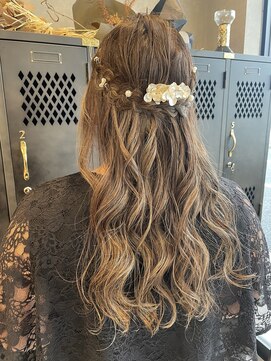 アチーブリス(achieve Liss) ハーフアップアレンジ 結婚式アレンジ お呼ばれヘア