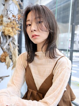 エムスラッシュ アヴェダ 自由が丘(M.SLASH AVEDA) かきあげ前髪/センターパート/グレージュカラー/艶髪/自由が丘