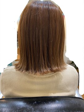 トレパルッキエーレサカイ(tre parrucchiere sakai) ［-tre-］外ハネボブ