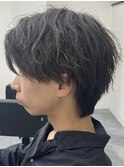 波巻きパーマ/センターパート/刈り上げなし