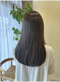 暗め透明感オリーブグレージュ