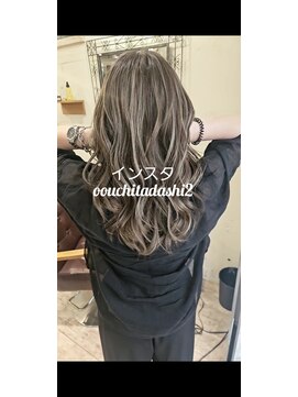 シェリー(cherie) 白髪も馴染ませるハイライト×ホワイトベージュ