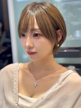 ビューシンサイバシ(VIEW SHINSAIBASHI) 前髪カット*イメチェンショートボブ*カーキグレージュ