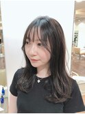 シースルーバングと深めグレージュ