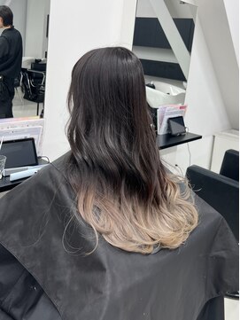 アライブ キチジョウジ(ALIVE Kichijoji) 【ALIVE吉祥寺】ホワイトグレージュグラデーション黒髪