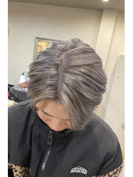 メンズ ショコラ ナンバ(Men's Chocolat NAMBA) シルバーカラー×センターパート