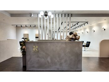 アグ ヘアー リーズン 八戸類家店(Agu hair Reason)の写真/【キッズスペース完備】お子様連れOK◎家族で通える居心地の良い空間♪