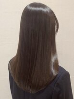 トイロ(toiro)&nbsp;レイヤーカットミルクティーベージュ髪質改善ストレート