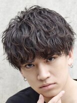 フィフス(fifth)&nbsp;コンマヘアショートレイヤーツーブロックスパイラルパーマ