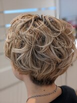 アルス ウィズ アクロス オモテサンドウ(aluss with AKROS omotesando)&nbsp;ハイトーンカラーマッシュウルフ