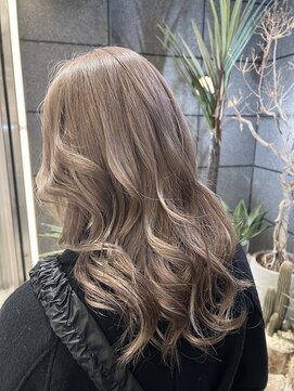 ゼスト フィーノ(ZEST fino) 【ナツミ】ブリーチ1回ミルクティーグレージュ