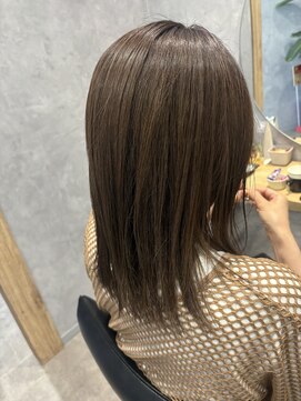 エレノア 越谷(Eleanor) 白髪ぼかし/ラベンダーベージュ/伸ばしかけヘア【RIE】