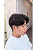ニュアンスパーマセンターパート刈り上げツーブロ