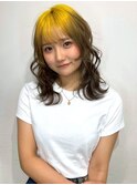 ルーツカラー イエロー ベージュ ミディアム 巻き髪