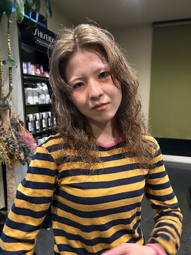 ヘアメイク エイト キリシマ(hair make No.8 kirishima) グランジヘア+ハイトーンベージュ+ウルフレイヤー