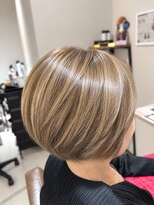 ヘアーサロン ビーネ(Hair salon Bi-ne)&nbsp;品のあるアシンメトリーショート