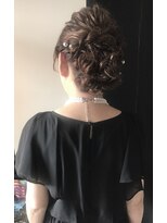 ワン スワッグ(1 SWAG) 大人編み込みアップスタイル