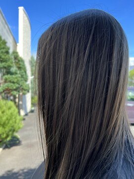 マカロンコワフュールドウシワカマル(macaron coiffure de ushiwakamaru) アッシュベージュカラー