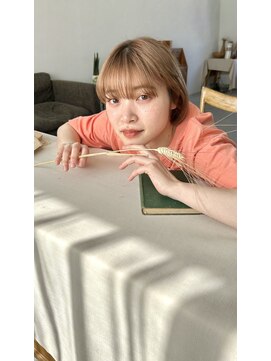 ムード カナザワ(mood kanazawa) ミルクベージュ×耳掛けボブ