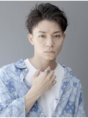 無造作アップバング外ハネニュアンスパーマツーブロックメンズ