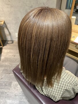 アフィナー(Afinar) モカベージュカラー横浜駅