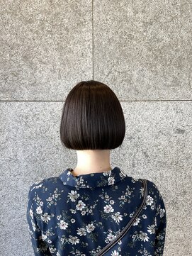 ニューナ(newna) ラインがキレイな大人かわいいボブスタイル