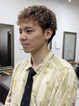 ウクラ バイ レシッド 池袋(uchla by rcid) ブリーチパーマショート刈り上げウェーブパーマスパイラルパーマ